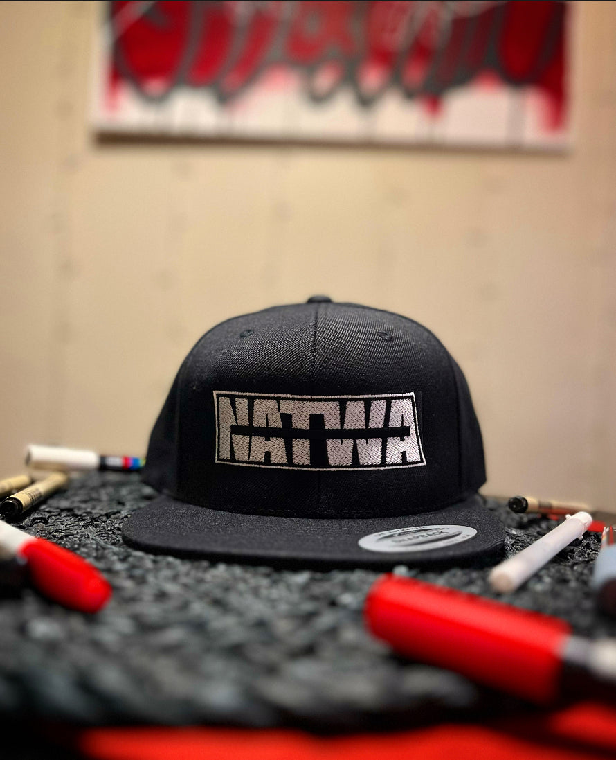 Natwa art snap back cap